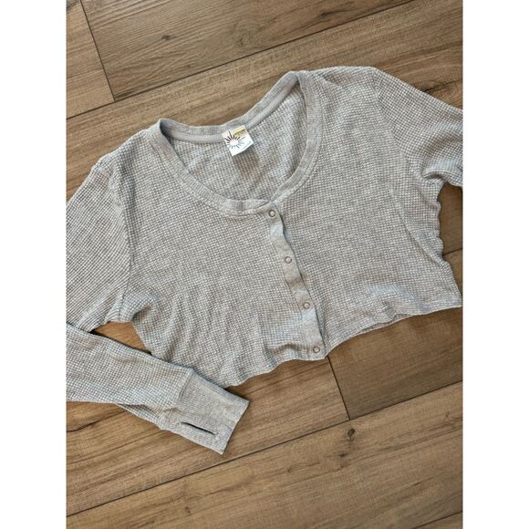 OFFLINE by Aerie Snap Button Henley Waffle Weave Gray Long Sleeve Cropped Large - Picture 1 of 2